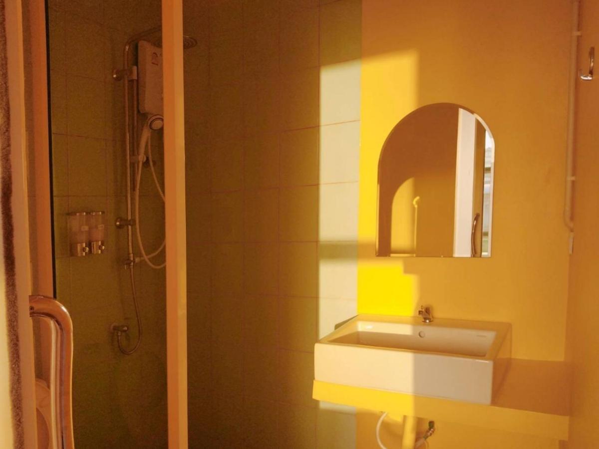 Alley51 Hotel Surat Thani Bagian luar foto