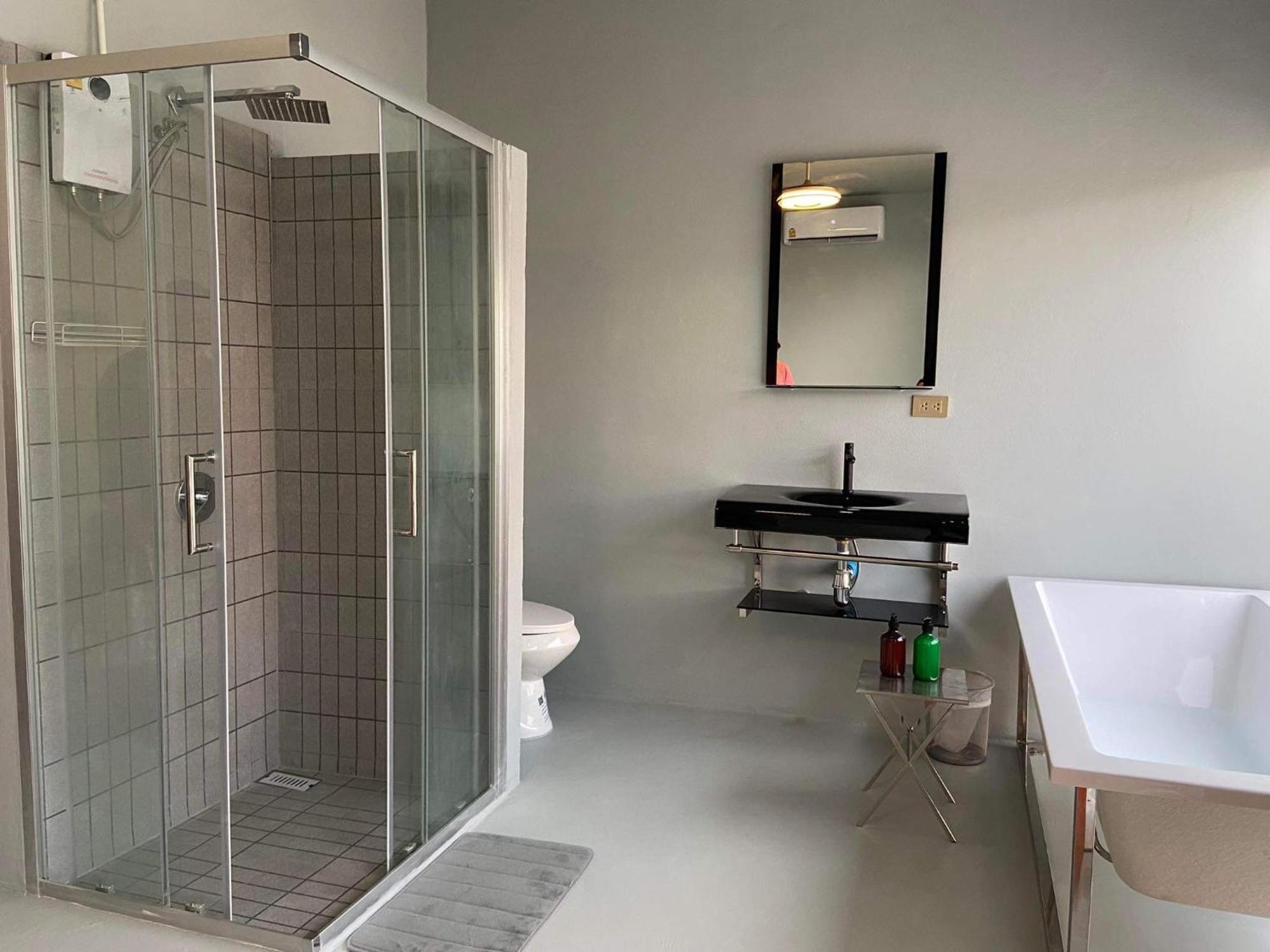 Alley51 Hotel Surat Thani Bagian luar foto