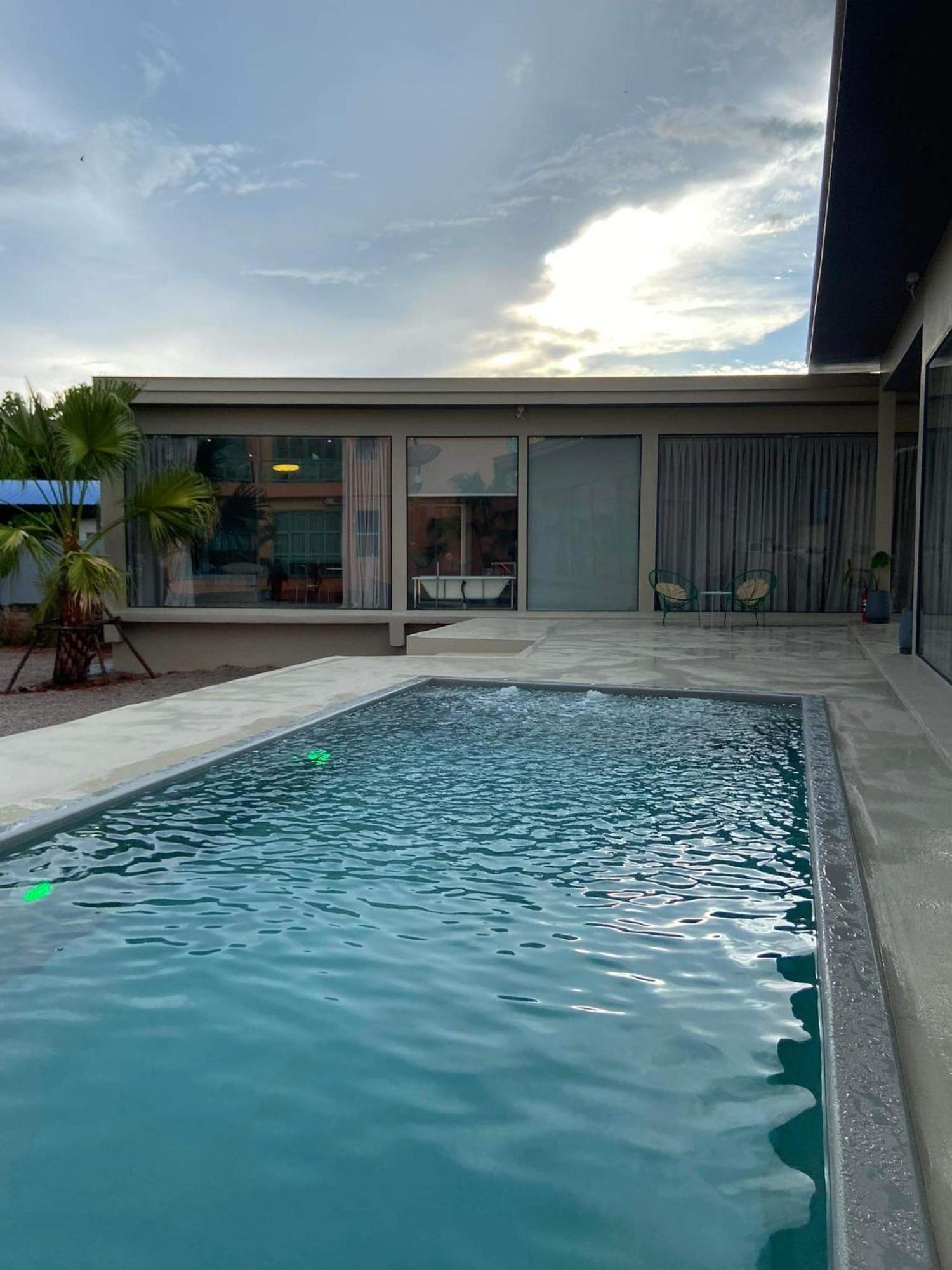 Alley51 Hotel Surat Thani Bagian luar foto