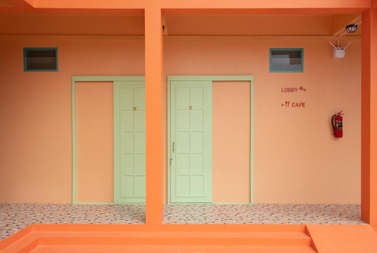 Alley51 Hotel Surat Thani Bagian luar foto